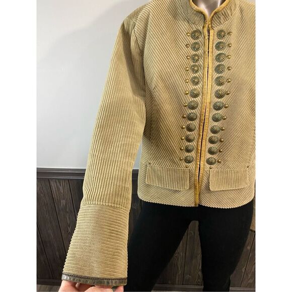 XL, Double D Ranch, tan corduroy with hook & eye closure and stud details. - Picture 6 of 15